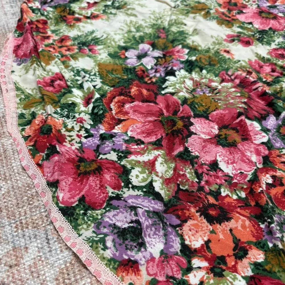 Vintage Cottage Fairy Feminine Oval Floral Table Cloth